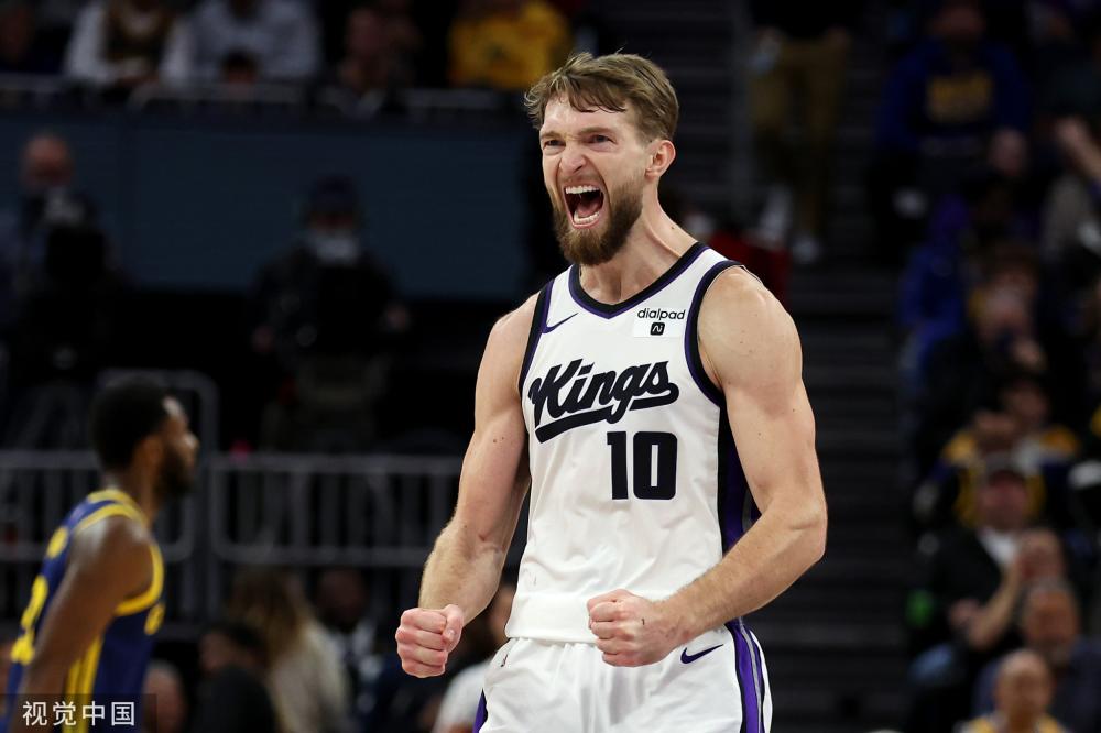 球迷衝入工 球迷衝入工